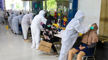 Covid-19: Indonesia, Campuchia chìm sâu hơn trong đại dịch