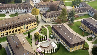 Bên trong trường trung học đắt giá nhất hành tinh tại Thụy Sĩ