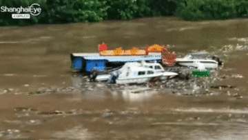 Mùa mưa lũ mới tràn về, Trung Quốc đã thiệt hại hàng chục triệu USD