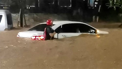 Mưa chưa từng có trong 1.000 năm trút xuống TQ, gần 20 người thiệt mạng