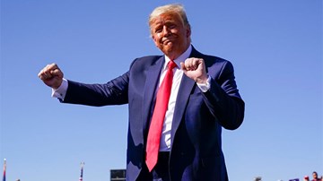 Vắng mặt trên MXH, cựu TT Trump vẫn là ngôi sao trong hoạt động gây quỹ
