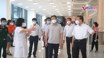 Phó Thủ tướng Vũ Đức Đam kiểm tra công tác tiêm vắc xin ở Hà Nội