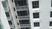 ‘Người nhện’ leo ban công vào từng căn hộ của tòa nhà 18 tầng trộm đồ