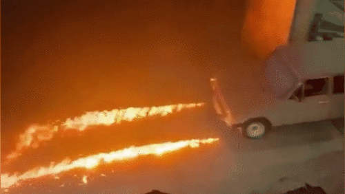 Xe cổ Lada 2106 có khả năng phun lửa từ đèn pha cực dị