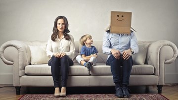 Lợi ích không ngờ từ việc cha mẹ tranh luận trước mặt con trẻ