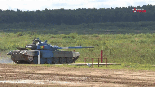 Pháo thủ xe tăng Mali thi đấu ấn tượng trong lần đầu tham dự Tank Biathlon