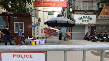 Hà Nội phong tỏa khu dân cư 2.000 người, khẩn trương lấy mẫu XN Covid-19