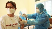 Người Hà Nội xếp hàng tiêm mũi vắc-xin Vero Cell đầu tiên