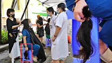 Cắt mái tóc nuôi 5 năm, nữ bác sỹ sẵn sàng lên đường chi viện miền Nam