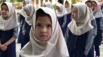 Số ít bé gái Afghanistan tựu trường, các nữ sinh hồi hộp lo sợ