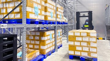 Thêm 1,3 triệu liều vắc xin AstraZeneca về Việt Nam