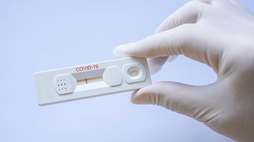 Những đồ uống cần kiêng trước khi thực hiện test nhanh Covid-19