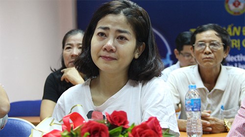 ‘Khi biết Mai Phương bị ung thư, tôi chỉ biết ôm em và khóc’