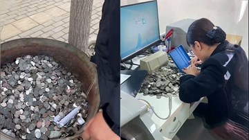Mừng cưới 9999 đồng tiền xu, 2 người mất 7 giờ để đếm