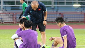 Trước giờ đấu Lào: Song Hải trở lại, HLV Park 'tâm sự kín' với Đình Trọng