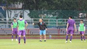 HLV Park đội mưa lớn, rèn học trò chuẩn bị cho 'chung kết sớm' AFF Cup 2020