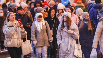 Covid-19: Châu Âu căng thẳng trước nghỉ lễ, biến thể Omicron lan rộng