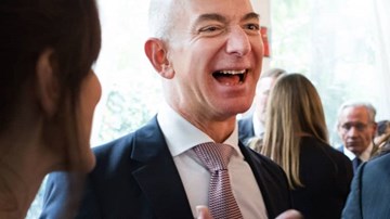 Rời ghế CEO Amazon, tỷ phú Jeff Bezos làm gì mỗi ngày?