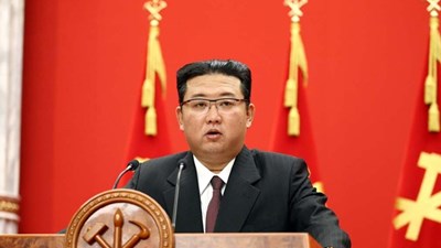 NLĐ Kim Jong Un quan tâm tới lương thực, đồng phục học sinh hơn là hạt nhân