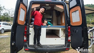 Ông bố ở HN chi gần 2 tỷ làm nhà di động, sắm cano đưa con vi vu khắp nơi