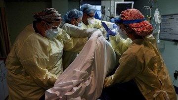 Covid-19: Mỹ cảnh báo toàn bộ dân nhiễm bệnh, WHO khuyến cáo mũi tăng cường