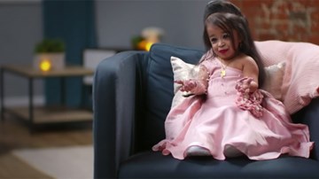 Cao 61cm, cô gái vẫn trở thành diễn viên, tỏa sáng với sắc đẹp riêng có