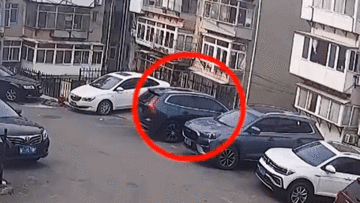 Ngủ gật, nữ tài xế và 2 đứa trẻ mắc kẹt trong chiếc ô tô lơ lửng trên tường
