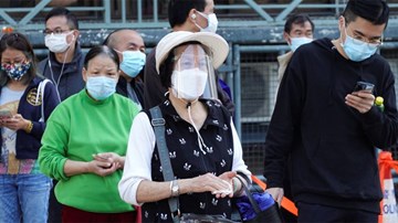 Covid-19: Hong Kong tăng kỷ lục ca nhiễm mới, Malaysia sớm mở cửa