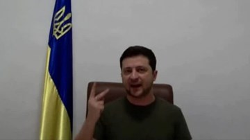 Phiên dịch viên nghẹn ngào dịch lời TT Ukraine, Nga tăng cường tấn công