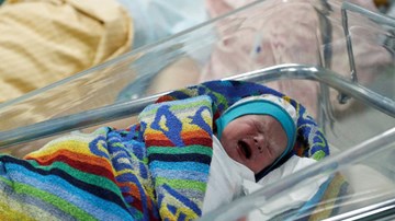 Những em bé chào đời dưới hầm trú ẩn ở bệnh viện tại Kiev