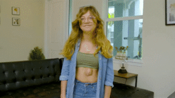 Nghị lực sống phi thường của cô bé có trái tim mong manh ngoài lồng ngực