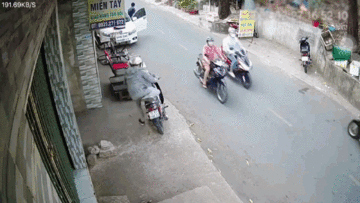 Chủ nhà và pha ‘hạ đo ván’ tên trộm xe trong ‘một nốt nhạc’