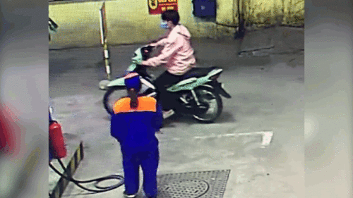 Thanh niên quỵt tiền xăng, nữ nhân viên bất lực đuổi theo
