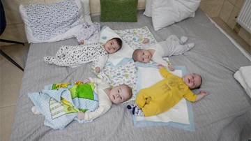 Số phận những em bé chào đời nhờ mang thai hộ, không ai đến đón ở Ukraine