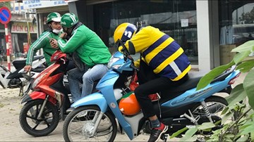 Tài xế xe công nghệ ‘tiến thoái lưỡng nan’ khi giá xăng ngất ngưởng