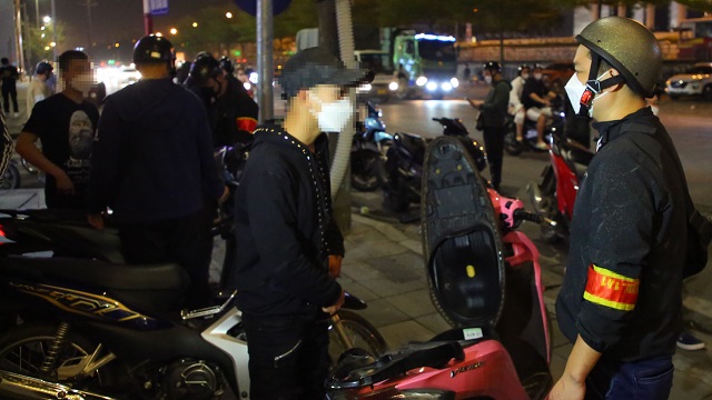 Cảnh sát 141 công khai kết hợp hóa trang khép chặt vòng vây bắt 'quái xế'