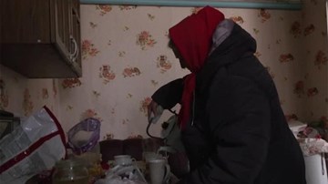 Cặp vợ chồng già cố thủ giữa bom đạn, Kiev từ chối lời kêu gọi của Moscow