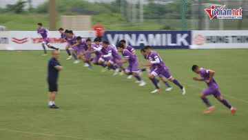 Hoàng Đức báo tin vui, thầy Park 'tung chiêu' khiến toàn đội bở hơi tai