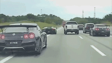 Nữ tài xế lái Ford Ranger ‘cà khịa’, tông siêu xe Lamborghini rồi bỏ chạy