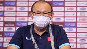 Sau trận thua, HLV Park trần tình lí do 'bảo thủ', không gọi cầu thủ trẻ