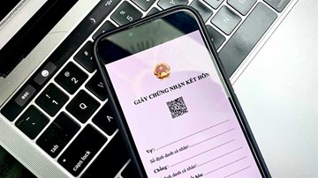 Hà Nội: Cô dâu chú rể đăng ký online có giấy chứng nhận kết hôn sau 1 giờ