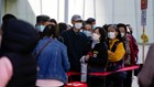 Covid-19: Hàn Quốc sắp bỏ khẩu trang dù ca nhiễm mới cao nhất thế giới