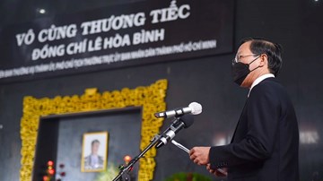 Xúc động điếu văn tiễn biệt Phó Chủ tịch TP.HCM Lê Hòa Bình