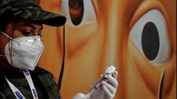 Covid-19: WHO thanh tra nhà máy, đình chỉ cung cấp vắc-xin Covaxin từ Ấn Độ